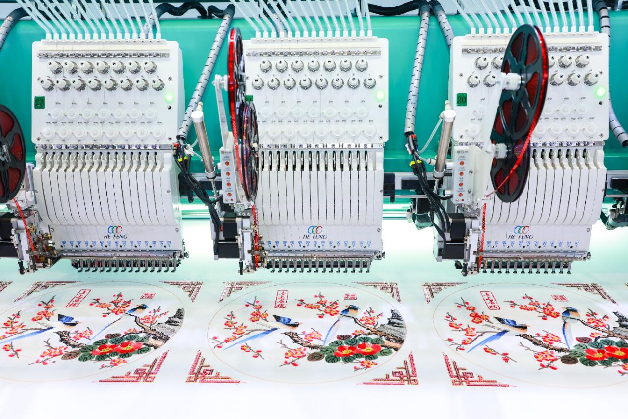 它是在普通的绣花过程中