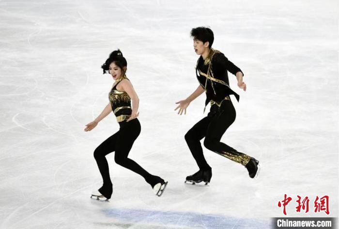 十四冬花样滑冰青年组完赛，北京队包揽三金，