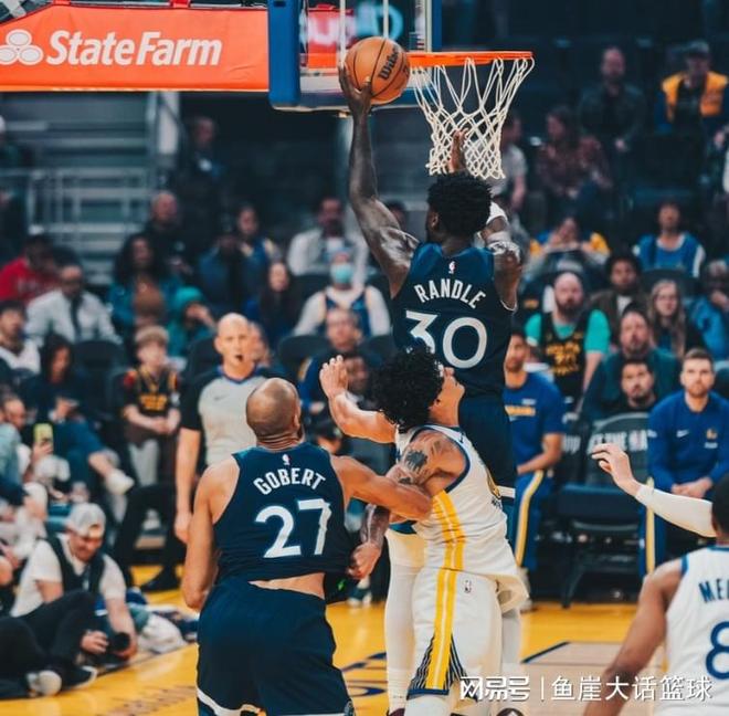 勇士惨败森林狼爱德华兹砍42分勇士伤病潮难阻颓