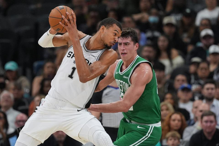 文班亚马统治级表现助马