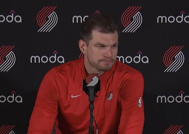 开拓者客场力克快船 斯普