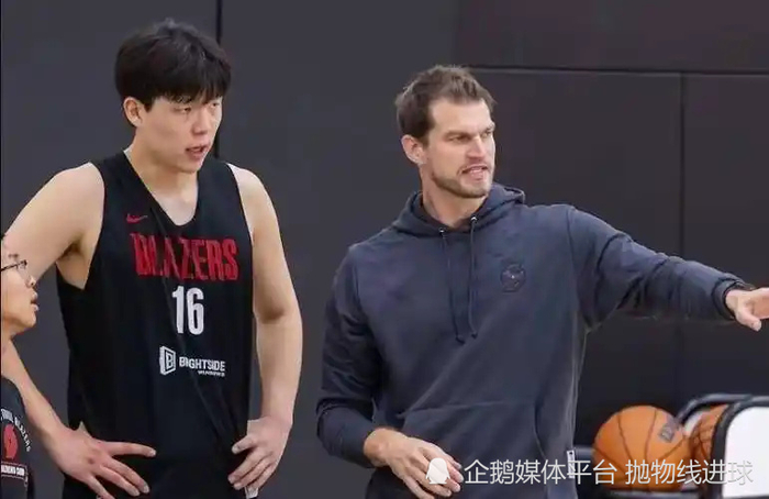 杨瀚森休赛期训练成关键 新赛季能否赢得开拓者