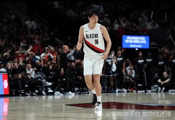 杨瀚森休赛期训练成关键 新赛季能否赢得开拓者