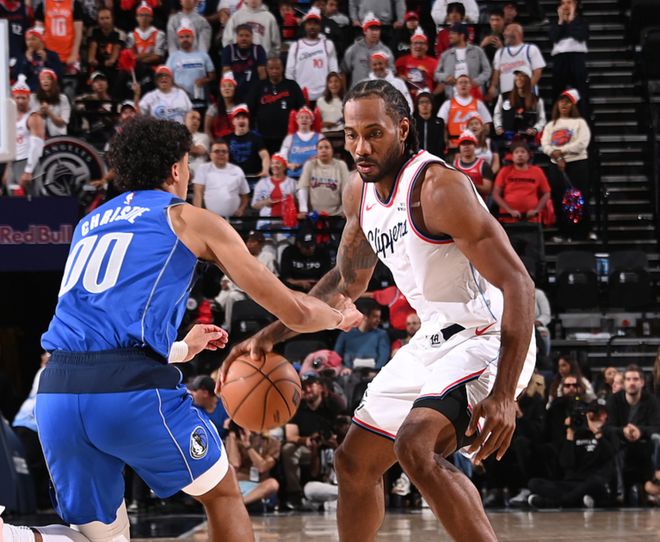 伦纳德34分创历史纪录 快船力克独行侠稳居西部